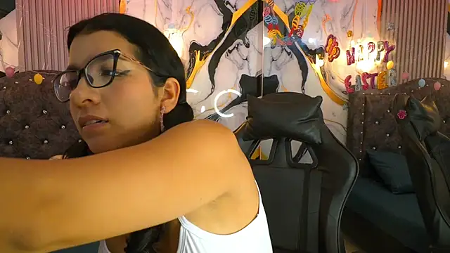 GiaCutee online show from April 2026 03:18:01 AM