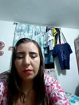 isabella lovem online show from July 2026 12:12:02 AM