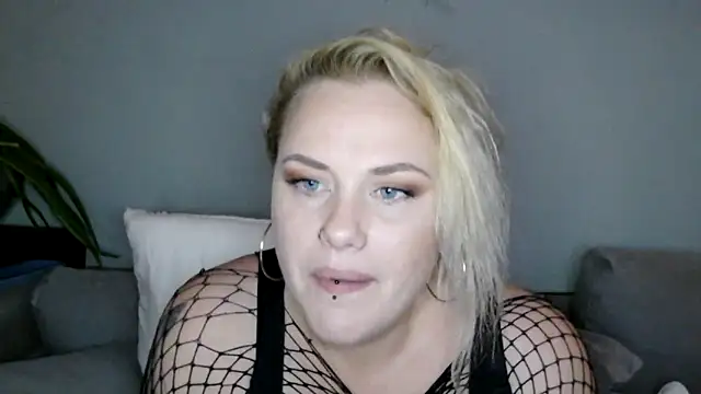 sweetsinzz online show from November 2025 11:26:01 PM