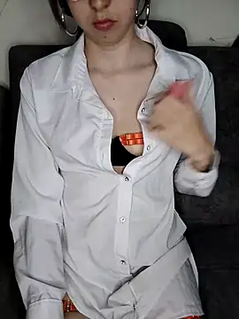 AnnieSparkle online show from September 2025 12:21:01 AM