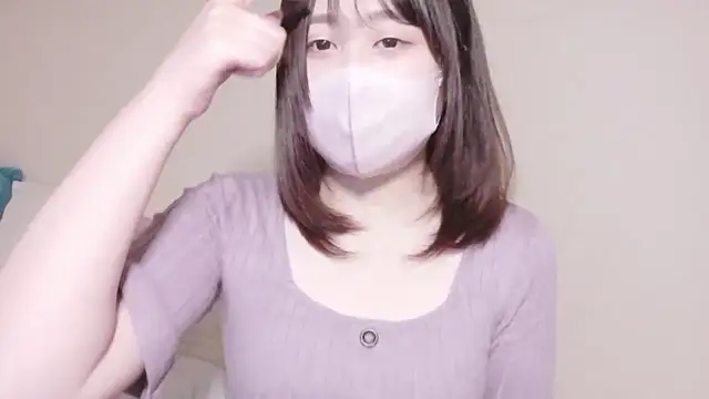 Snapshot of mi__san chatting on May 2026 10:45:01 AM mi san online show from May 2026 10:45:01 AM