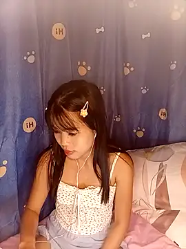 AnnewithanE online show from October 2025 09:15:02 PM