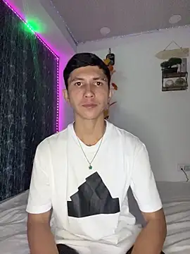 Alejandro BigCock22 online show from October 2025 07:52:02 AM