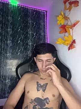 Alejandro BigCock22 online show from November 2025 10:21:01 PM