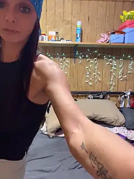 Kacinichole online show from October 2025 05:54:02 PM