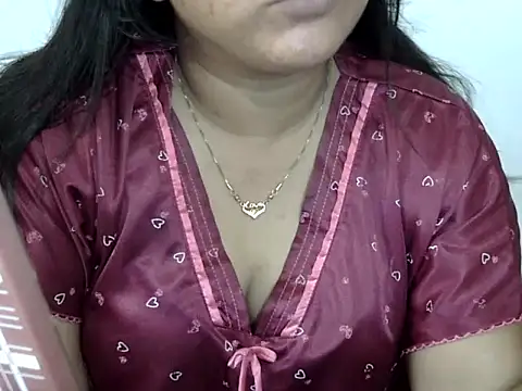 Mon-Luv online show from April 2026 11:37:01 AM