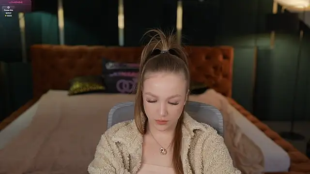 Snapshot of Ella_054 chatting on October 2025 10:26:01 AM Ella 054 online show from October 2025 10:26:01 AM