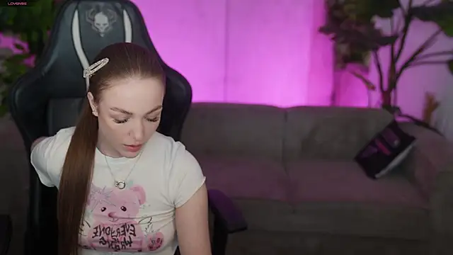 Ella 054 online show from April 2026 01:31:02 PM