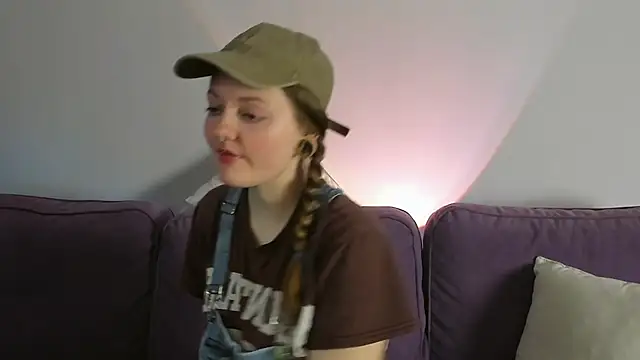 WonderConnie1 online show from September 2025 03:20:01 AM