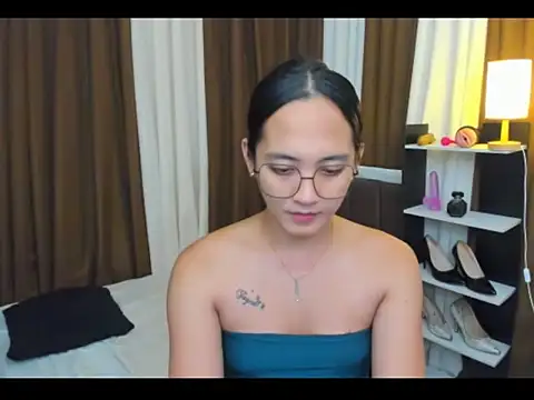 Snapshot of URHottestAngel chatting on October 2025 05:16:02 AM URHottestAngel online show from October 2025 05:16:02 AM