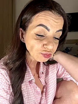 Snapshot of Roxanne_Skye chatting on September 2025 04:43:02 PM Roxanne Skye online show from September 2025 04:43:02 PM