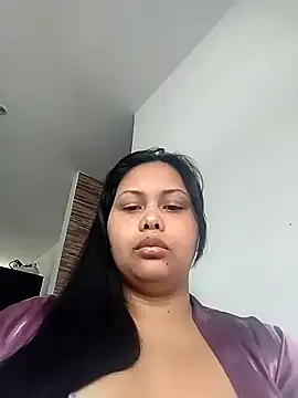 Snapshot of Alessandraa- chatting on May 2026 06:36:02 PM Alessandraa- online show from May 2026 06:36:02 PM