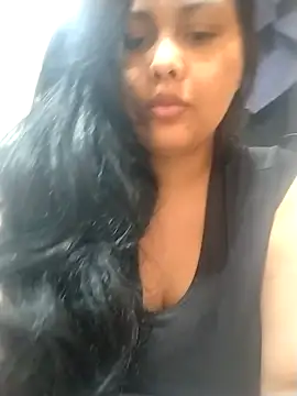 Snapshot of Alessandraa- chatting on May 2026 08:39:01 PM Alessandraa- online show from May 2026 08:39:01 PM
