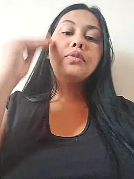 Snapshot of Alessandraa- chatting on June 2026 06:32:01 PM Alessandraa- online show from June 2026 06:32:01 PM
