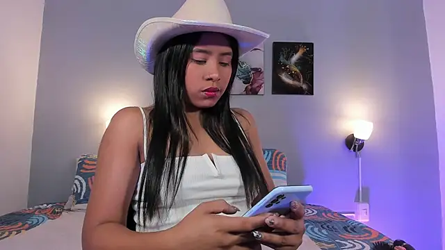 Snapshot of SophieW1 chatting on November 2025 12:16:01 PM SophieW1 online show from November 2025 12:16:01 PM