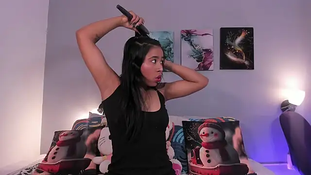 Snapshot of SophieW1 chatting on November 2025 12:16:02 PM SophieW1 online show from November 2025 12:16:02 PM