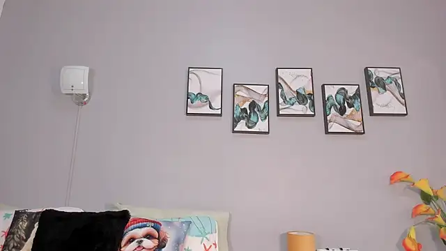 Snapshot of SophieW1 chatting on December 2025 12:14:01 PM SophieW1 online show from December 2025 12:14:01 PM