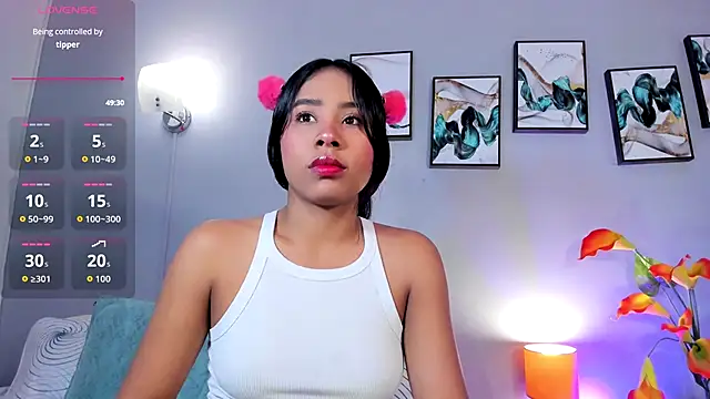 Snapshot of SophieW1 chatting on December 2025 12:22:02 PM SophieW1 online show from December 2025 12:22:02 PM