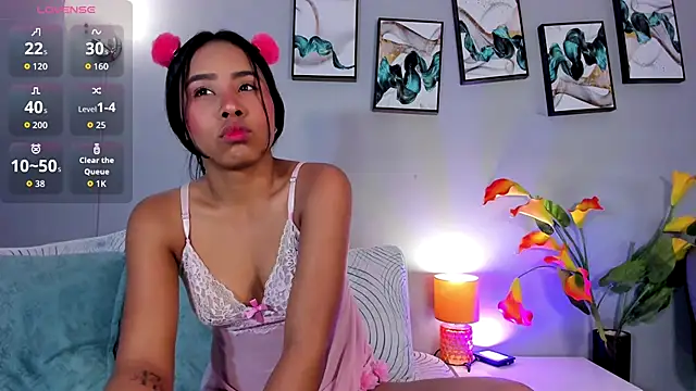 Snapshot of SophieW1 chatting on December 2025 12:12:01 PM SophieW1 online show from December 2025 12:12:01 PM