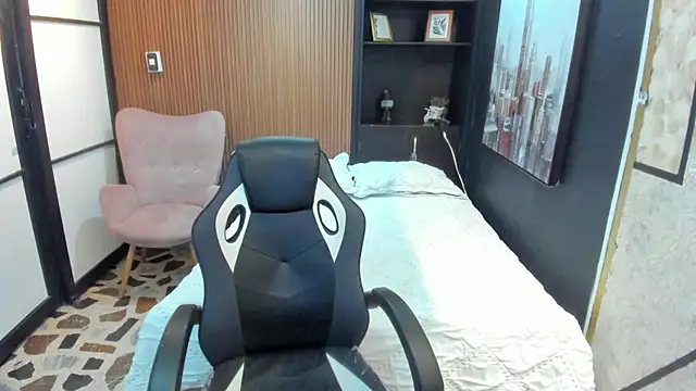 ScarletMoon1  online show from September 2025 09:05:01 PM