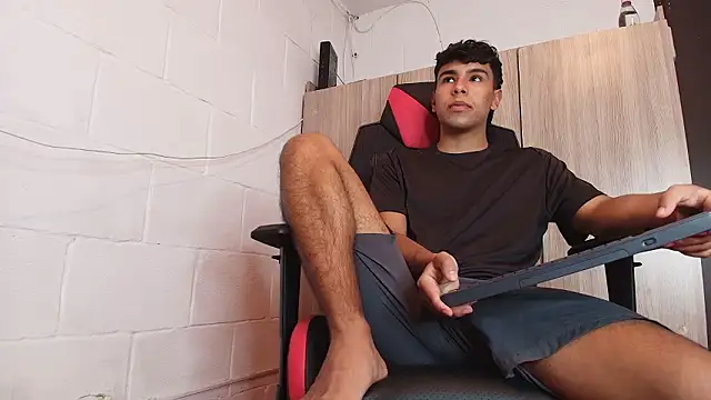 Snapshot of CHR58_ chatting on February 2026 09:32:01 PM CHR58 online show from February 2026 09:32:01 PM