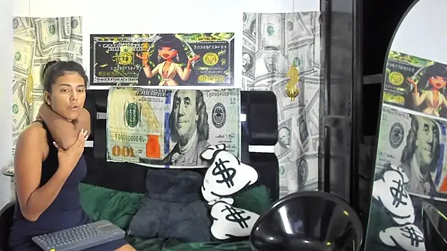 Snapshot of Latin_Girls0 chatting on September 2025 08:19:01 AM Latin Girls0 online show from September 2025 08:19:01 AM