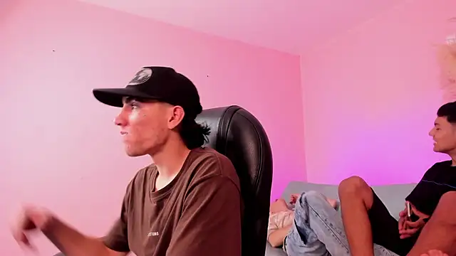 Snapshot of Handsomeboyss19 chatting on February 2026 01:55:02 AM Handsomeboyss19 online show from February 2026 01:55:02 AM