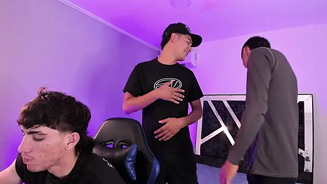 Snapshot of Handsomeboyss19 chatting on February 2026 02:05:01 AM Handsomeboyss19 online show from February 2026 02:05:01 AM