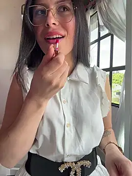 Snapshot of Mia_salinass chatting on February 2026 06:03:01 PM Mia salinass online show from February 2026 06:03:01 PM