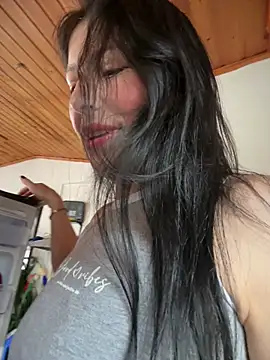 Snapshot of Mia_salinass chatting on April 2026 08:26:02 PM Mia salinass online show from April 2026 08:26:02 PM