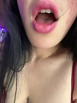 Snapshot of Mia_salinass chatting on June 2026 10:36:02 PM Mia salinass online show from June 2026 10:36:02 PM