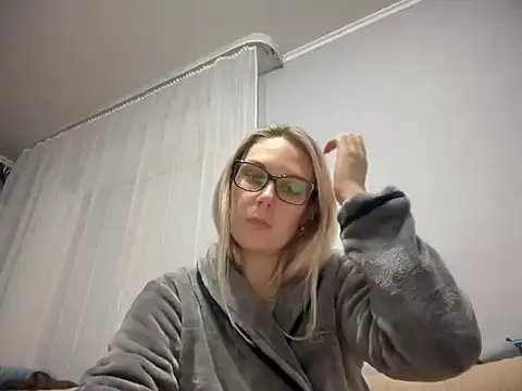 NikexPretty online show from November 2025 04:28:02 AM