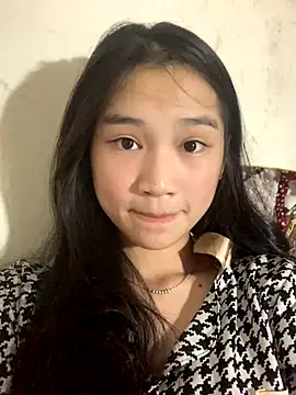 -Lie-06 online show from November 2025 10:26:01 AM