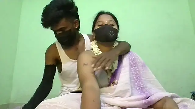 Snapshot of Shneeha_le chatting on October 2025 05:02:02 PM Shneeha le online show from October 2025 05:02:02 PM