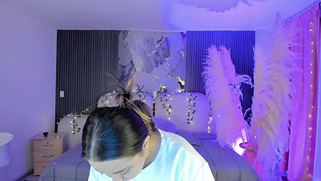 SarahCastro1  online show from April 2026 04:21:02 AM