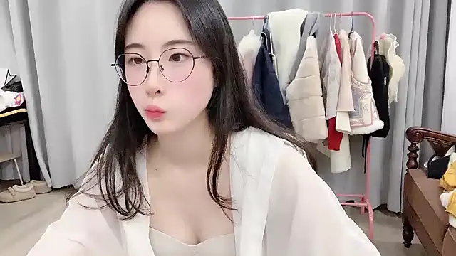 Freya7777 online show from December 2025 03:19:01 PM