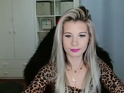 KristineGlow online show from November 2025 03:13:02 PM