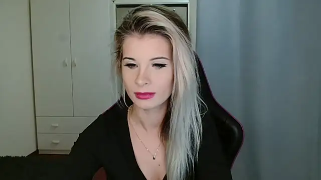 KristineGlow online show from December 2025 07:27:02 AM