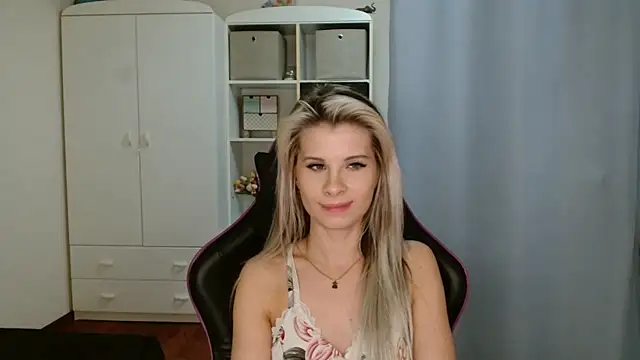 KristineGlow online show from March 2026 07:32:02 PM