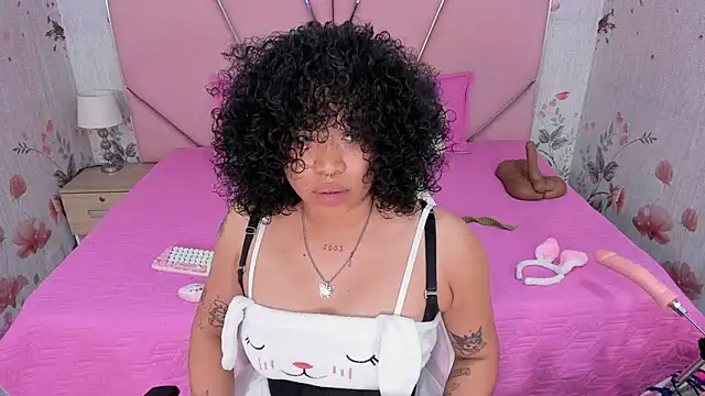 SafiroAgataaa online show from December 2025 03:57:01 AM