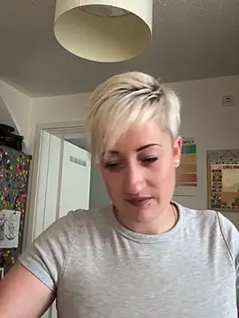 Rozendefotz online show from September 2025 06:04:02 AM