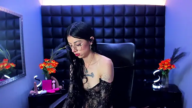 Snapshot of Dulce_Miaa_ chatting on June 2026 06:34:02 PM Dulce Miaa online show from June 2026 06:34:02 PM