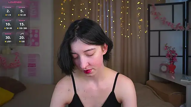 JuanaFriesz online show from February 2026 09:18:02 AM