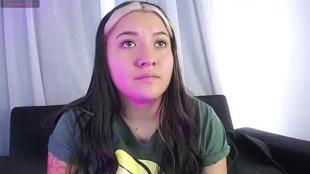 Snapshot of Annie_A_ chatting on September 2025 10:04:02 PM Annie A online show from September 2025 10:04:02 PM