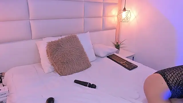 Lucia jane online show from January 2026 09:18:02 PM