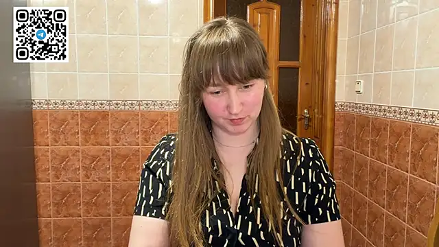 MaroonMoon  online show from April 2026 07:58:02 PM