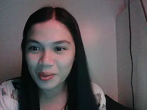 Snapshot of Zachariah_05 chatting on May 2026 01:40:01 PM Zachariah 05 online show from May 2026 01:40:01 PM