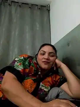 Snapshot of tiffany_Johnson1 chatting on May 2026 01:58:02 AM tiffany Johnson1 online show from May 2026 01:58:02 AM