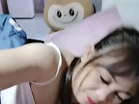 Lyly nuce online show from November 2025 01:21:02 PM