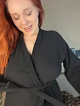 PollyVinice online show from December 2025 02:24:01 PM